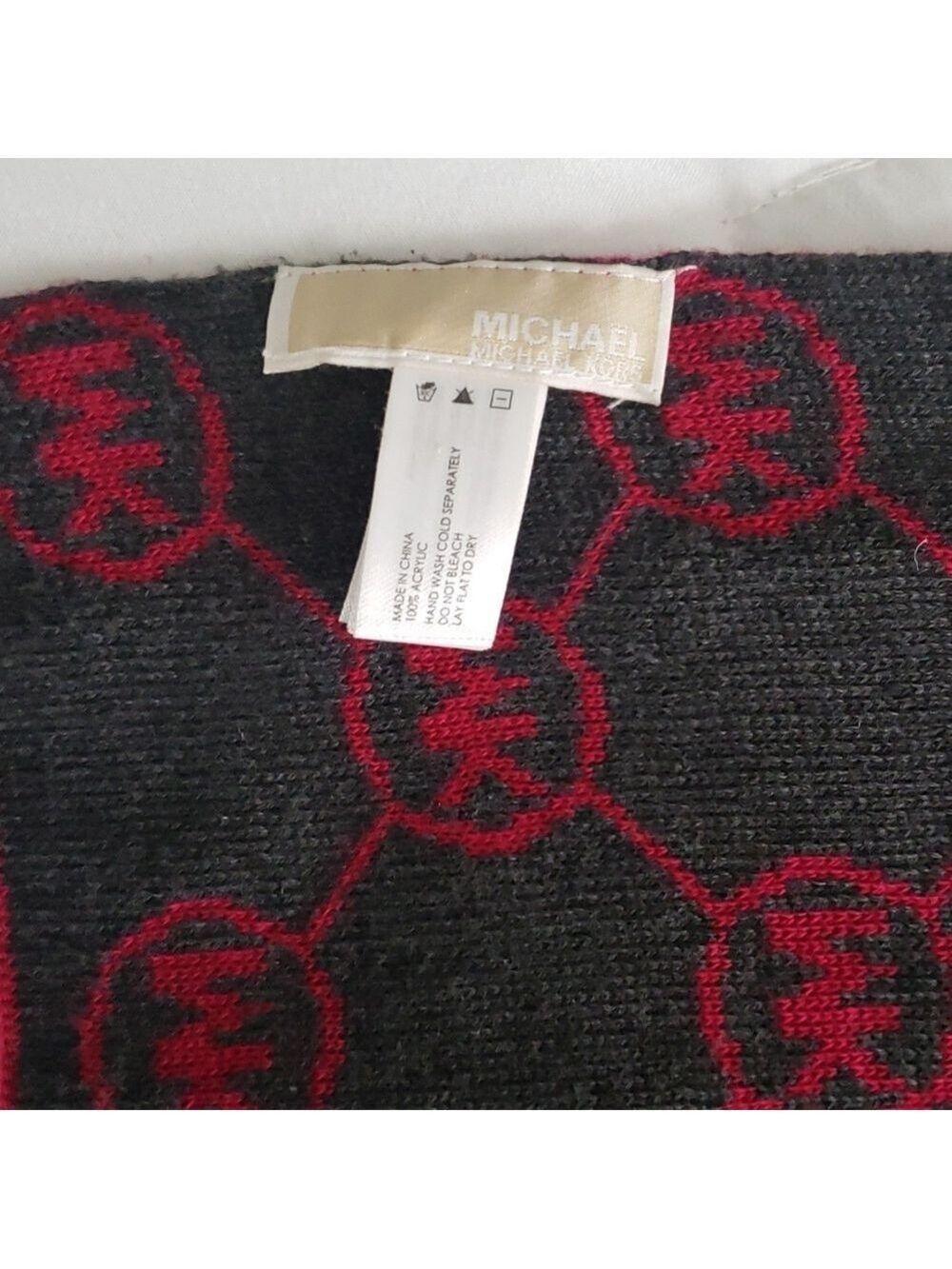 Michael Kors scarf - Picture 3 of 6